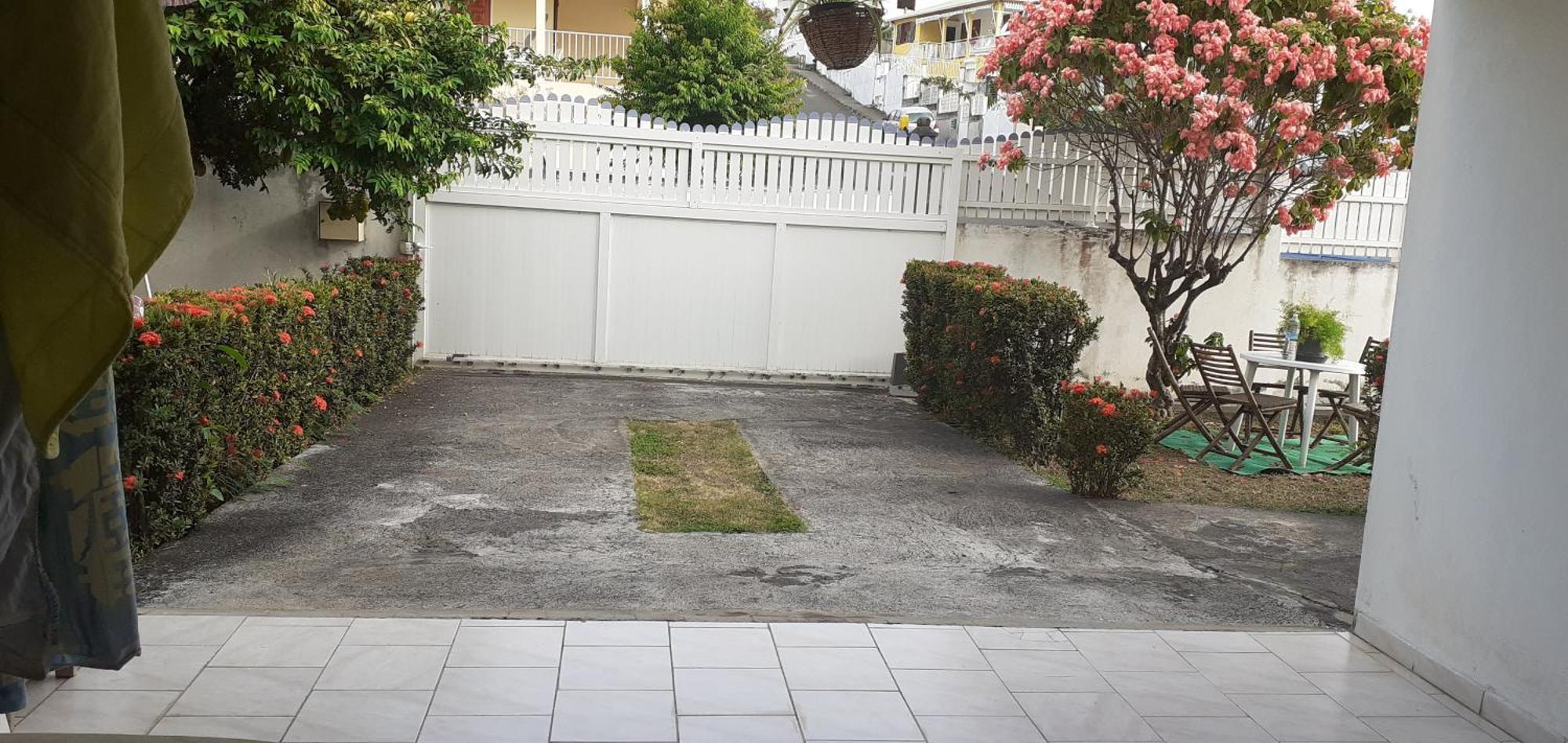 شقة Le P'Tit Nid Cocodydy Baillif المظهر الخارجي الصورة
