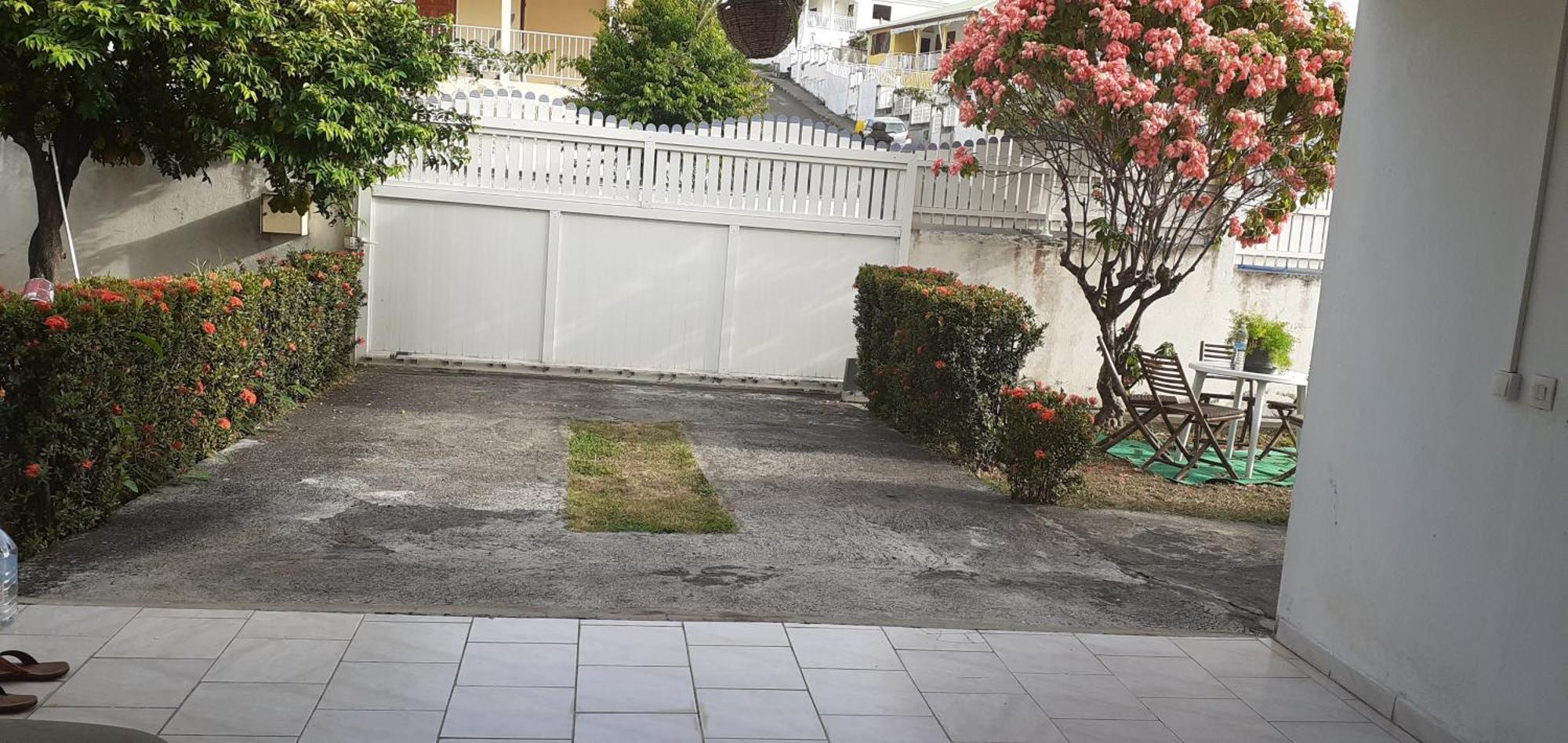 شقة Le P'Tit Nid Cocodydy Baillif المظهر الخارجي الصورة