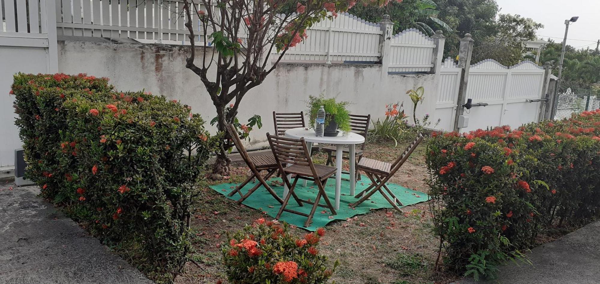 شقة Le P'Tit Nid Cocodydy Baillif المظهر الخارجي الصورة